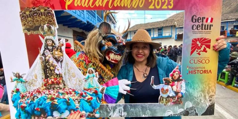 Mujer con un Saqra en Paucartambo.
