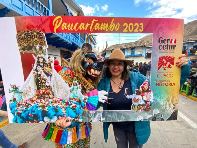 Mujer con un Saqra en Paucartambo.